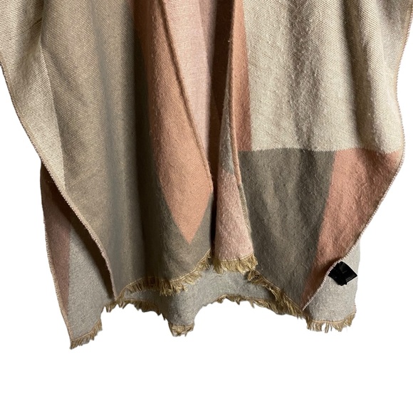 LA Express Women's Soft Knit Patterned Color Block Cardigan - Picture 3 of 7